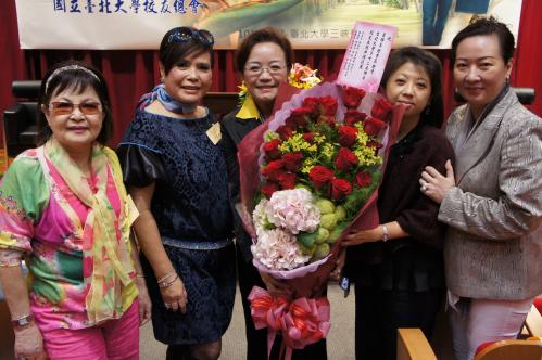 **27th Oct. 2012 : President Chin-Mei Lu was awarded the Distinguished Alumnus of National Taipei University. **2012-10-27呂錦美理事長當選台北大學傑出校友表揚活動