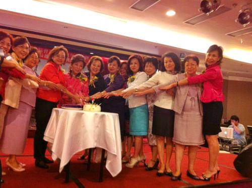 **15th Nov. 2012 : Tainan County Branch of TWEA held the 16th Anniversary Celebration Ceremony & Inauguration Ceremony for the 14th President. **2012-11-15台南縣分會舉辦十六週年慶暨第十三、十四屆理事